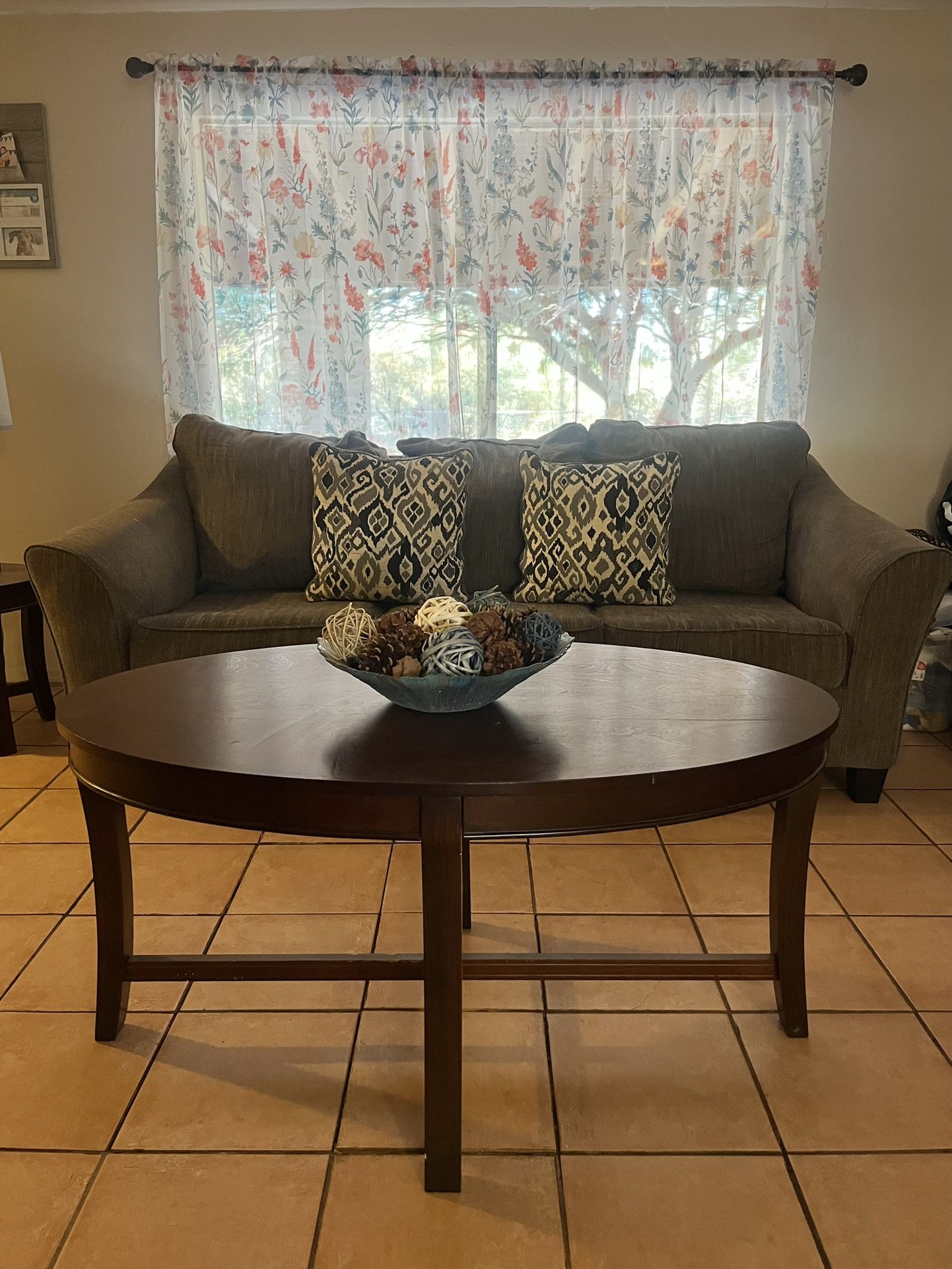 Sofá Set With Tables