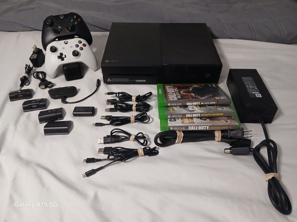 Microsoft Xbox One Console & Accessories BUNDLE