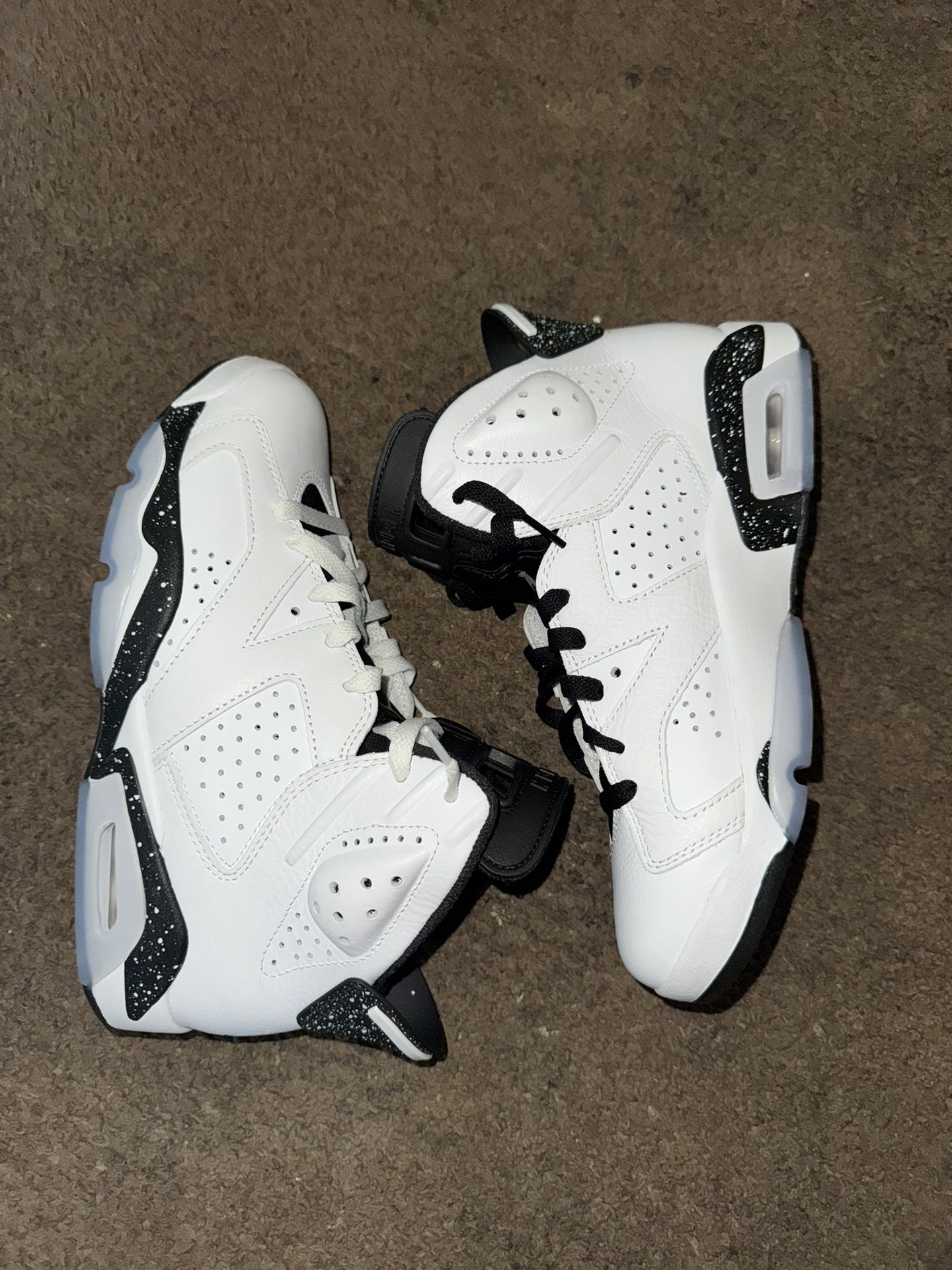 jordan 6 reverse oreo