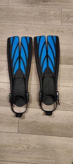 Black and Blue Scuba Diving Fins or flippers