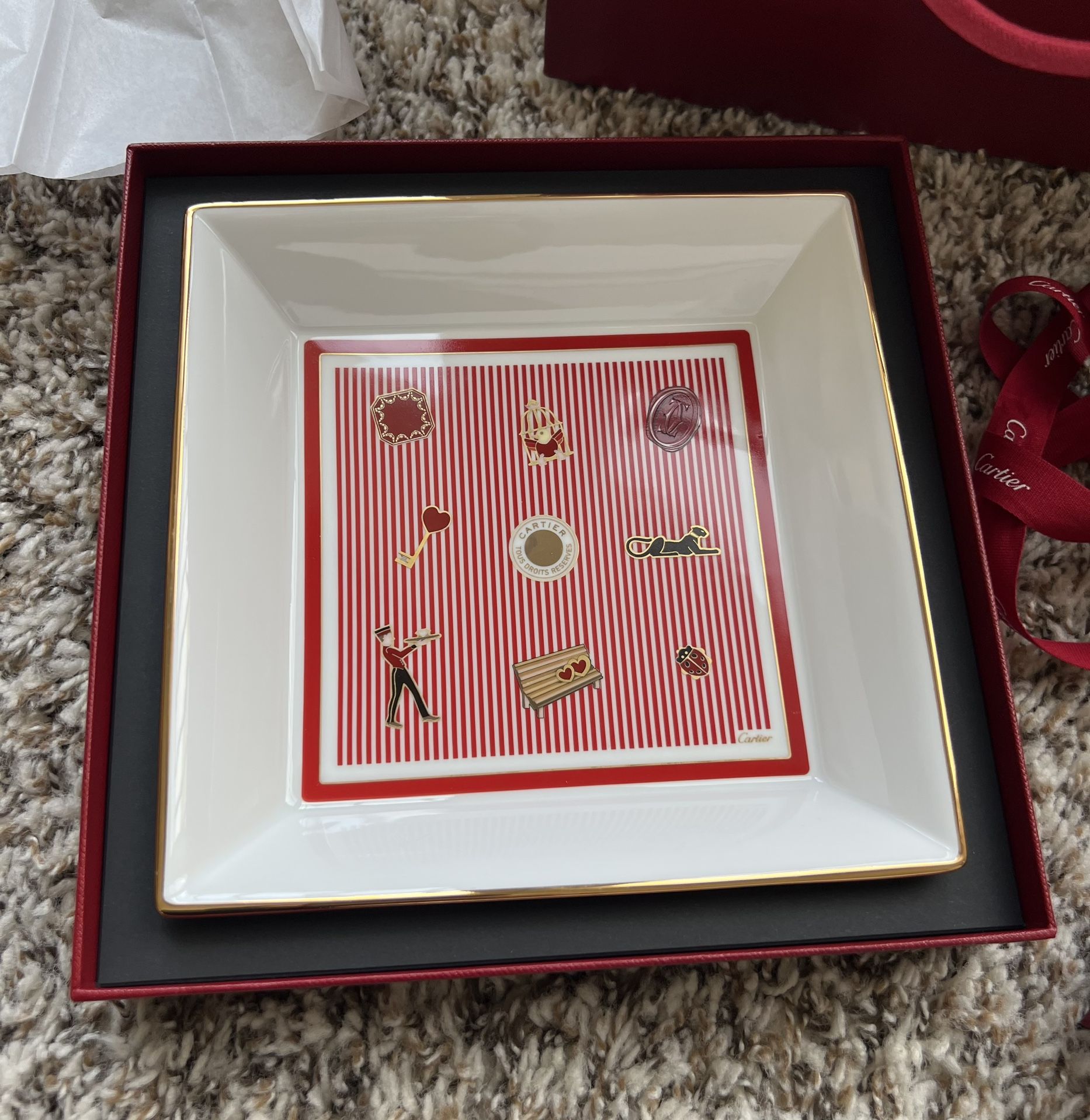 BRAND NEW CARTIER DISH WITH RECEIPT AND PACKAGING