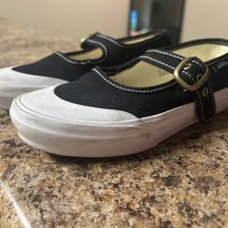 Girl Size 2 Vans 