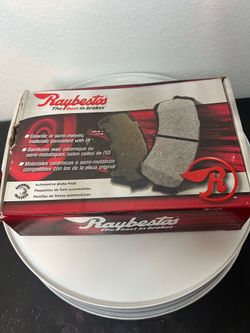 Raybestos The best in brakes MGD967MH with Hardware Automotive Brake Pads