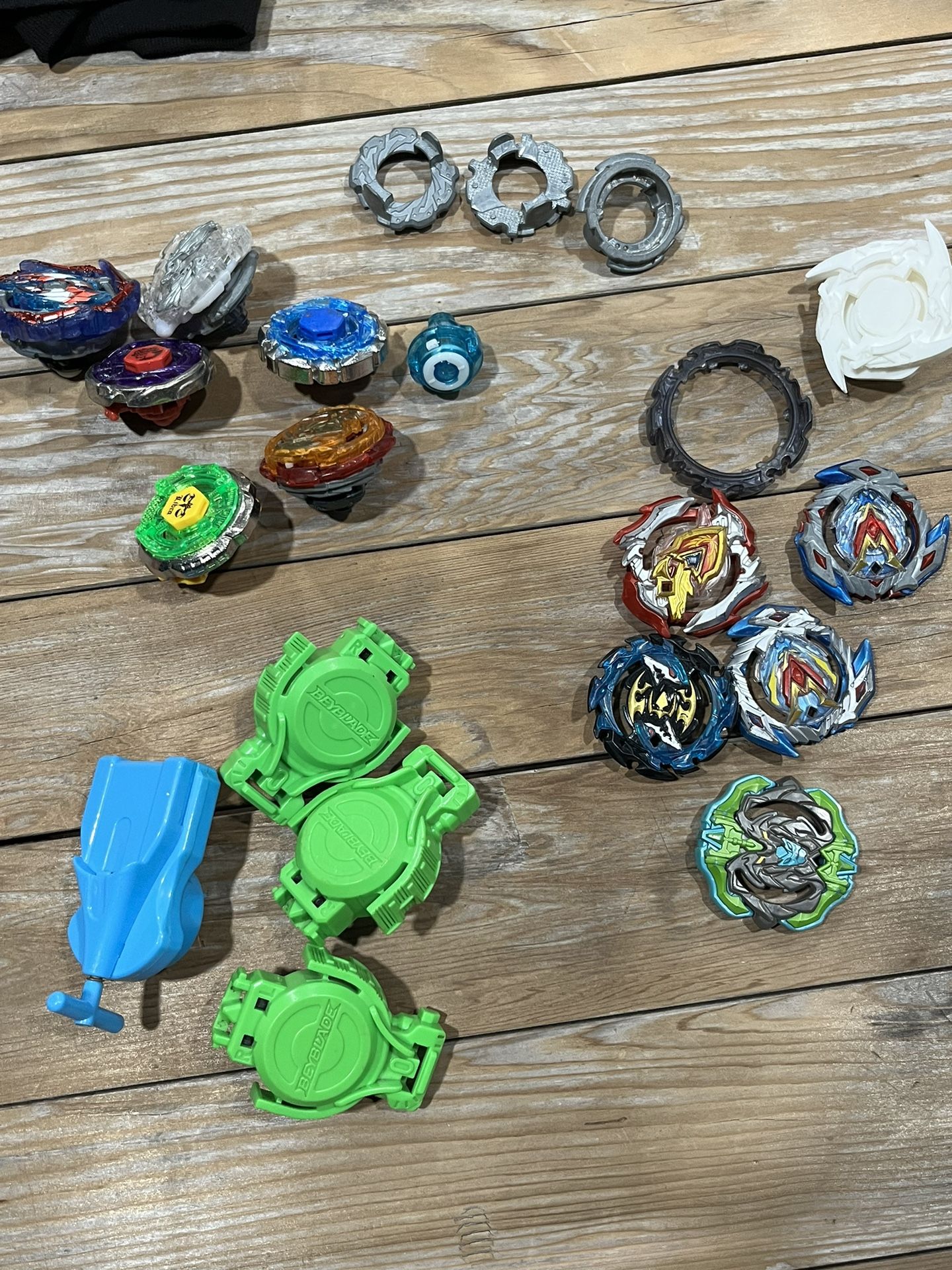 Beyblade lot bundle tops launchers metal rings spinning toy beyblades bey blade