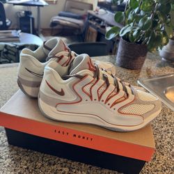 KD 18 “Rise” Size 8.5