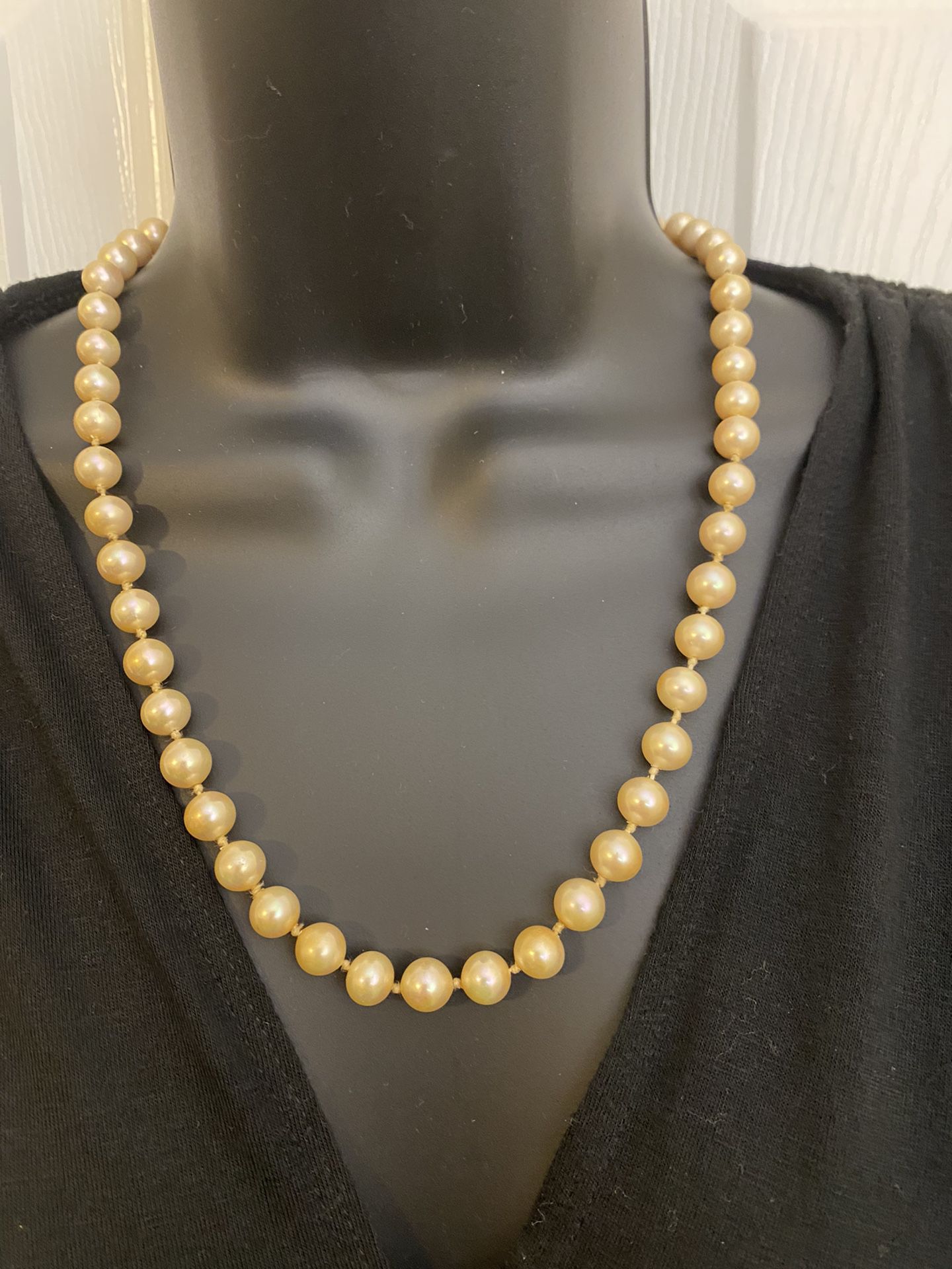 Vintage Cream Pearl Necklace 21.5” end to end 1cm pearls Rhinestone Silver Clasp