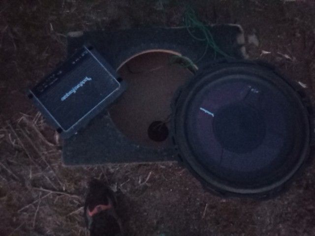 800w Rockford Fosgate 12in Sub And 800w Amp