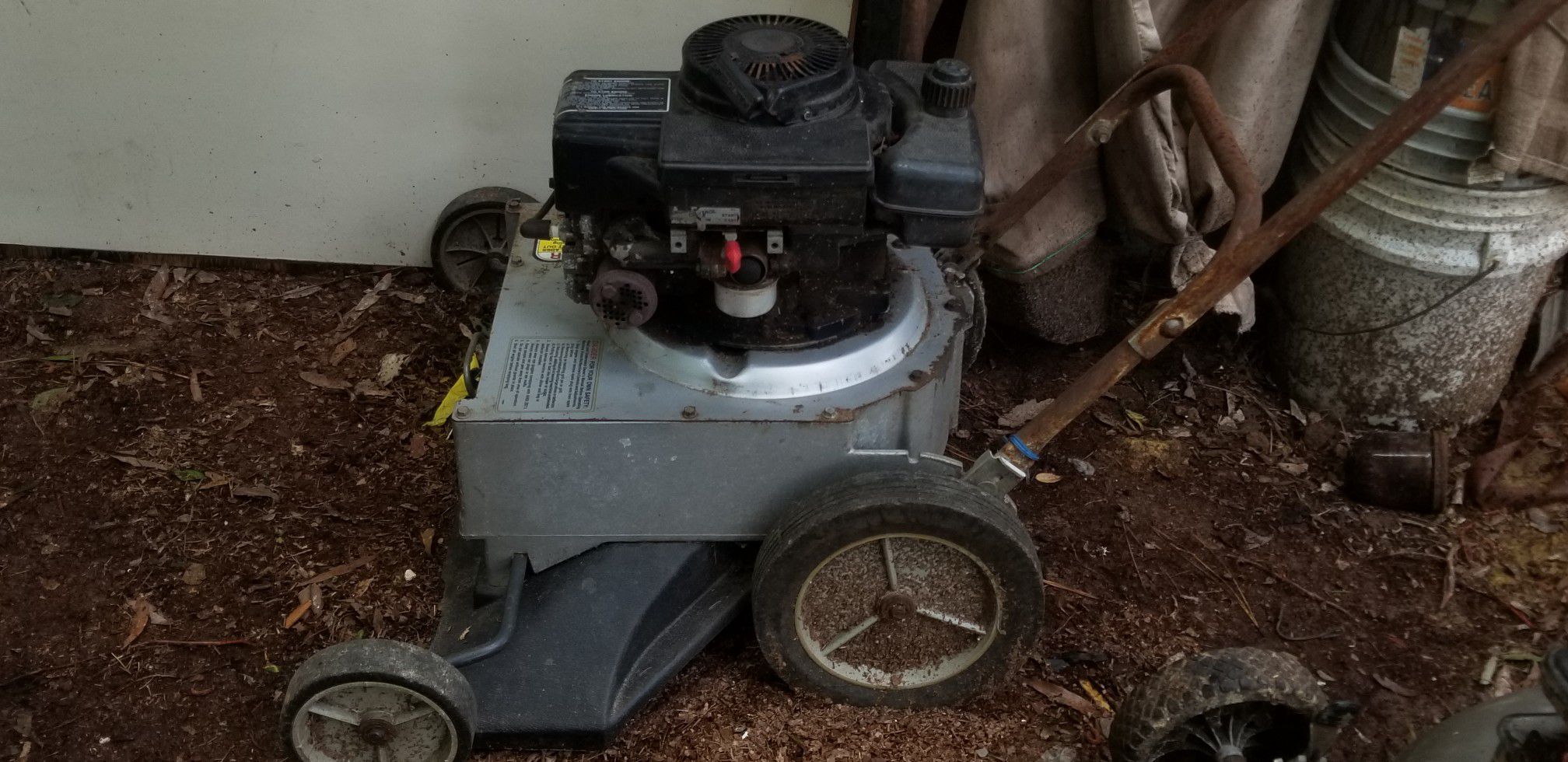 Craftsman 4 In 1 Vacuum, Shredder, Chipper And Blower for Sale in East  Haven, CT - OfferUp