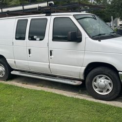 2014 E-250 Extended Cargo Van