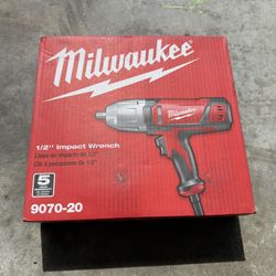 Milwaukee - 1/2” Impact Wrench