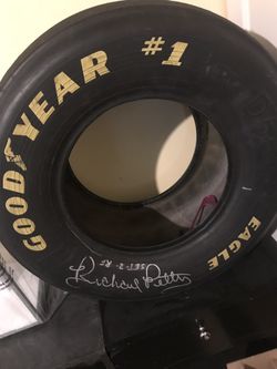Tire signed by the king Richard petty