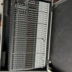 Mackie Onyx 24.4 24-Channel Analog Live Sound Console