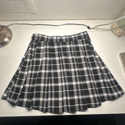 Hollister White and Black Plaid Pleated Mini Skirt Size XS Ultra High-Rise