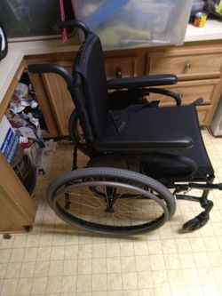 quickie 2 wheelchair/ excellent condition 
