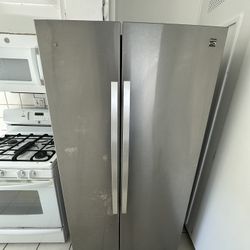 Kenmore Coldspot side by side Refrigerator