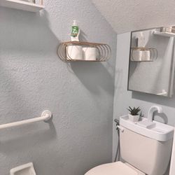 Se Arrienda Habitacion  Para Mujer Sola 