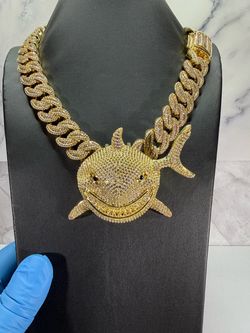 20MM Miami Cuban Chain w/ 5a CZ Shark Pendant
