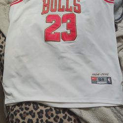 Micheal Jordan Bulls Jersey 23 Size 54 2xL 2EG