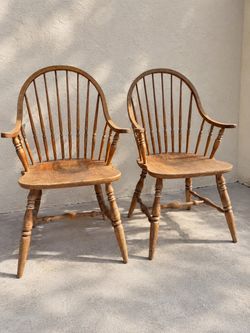 Vintage Ethan Allen Windsor Solid Maple Wood Armchairs (Pair/ set of 2)