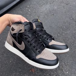 “Palomino” Air Jordan 1 / Size 7Y (GS)
