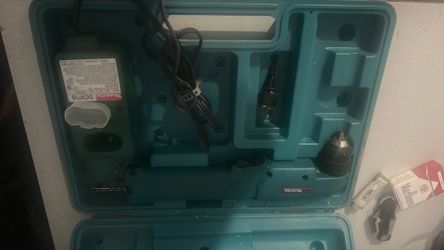 Makita 9.6 cordless right angle drill kit