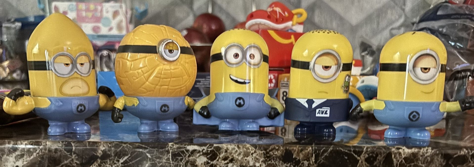 6 Minion Figures