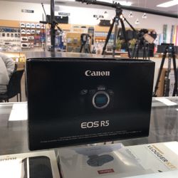 CANON EOS R5 Body Only 