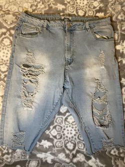 Ripped Capris Jeans