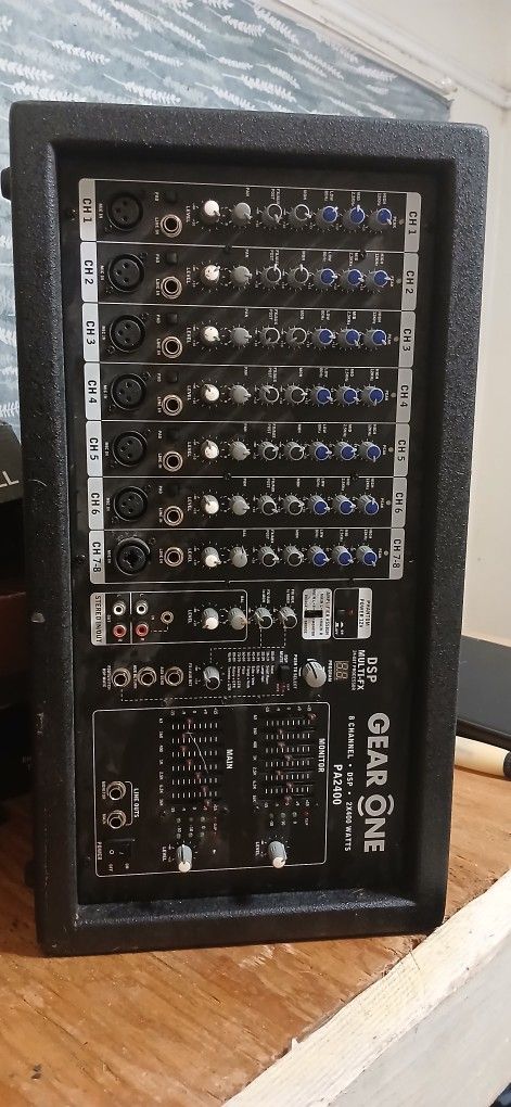 Gear one PA2400 8 channel DSP 2x400 Watt Amplifier