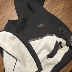 Nike tech