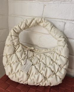 NEW Bubble Quilted Clutch Bag – A New Day Cream ✨ Stylish & Lightweight