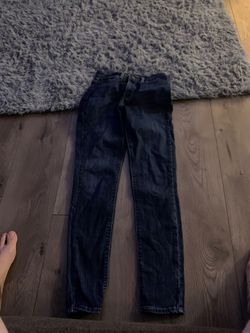 Women’s size 27 Levi’s skinny jeans