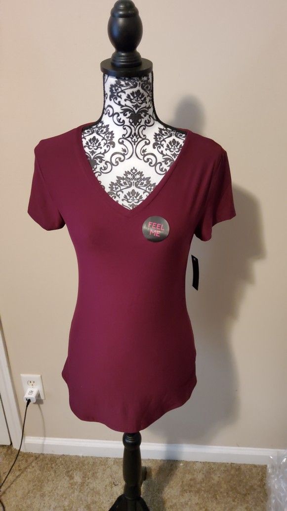 No Boundaries Brushed V Neck T Shirt Size Small 