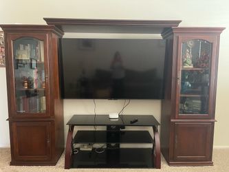 Entertainment center