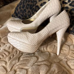 Snake Print Size 8