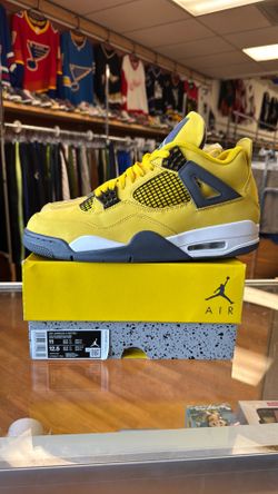 New Jordan 4 Lightning size 11