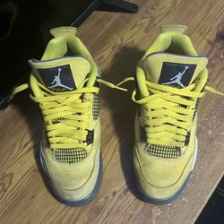 Jordan 4 retros yellow/dark blue grey