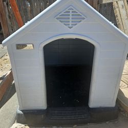 Dog House And Water And Food Dish 