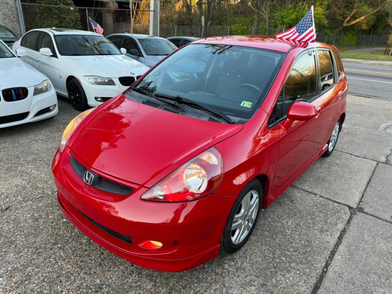 2007 HONDA FIT SPORT

150k miles

No finance , Cash price : 5750$ + processing fee firm price.

Excellent condition for the year  , Runs and drives gr