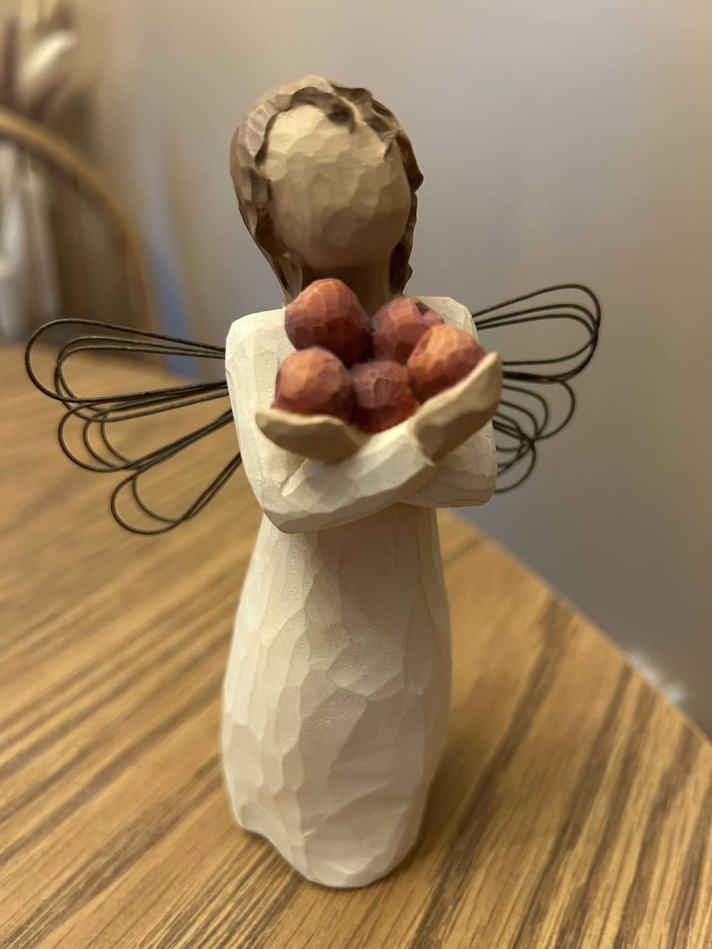 Willow tree figurine - good health - angel holding bunch of apples 5.5" tall