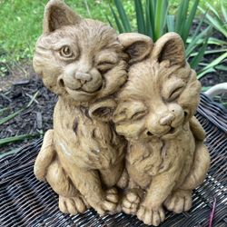 Car And Lion statues 