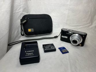 PLEASE READ Panasonic Lumix DMC-FX12 7.2MP Digital Compact Point and Shoot Camera Black Bundle with Leica DC Vario-Elmarit Lens 3x Smart Optical Zoom