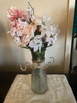 Flower Arrangement & Vase Decor