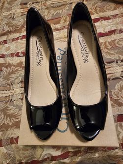 LADIES BLACK PUMPS