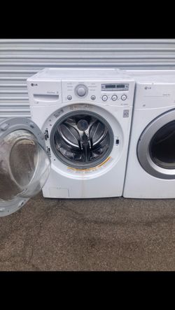 LG electric dryer and washing machine set in good condition, clean and nice, one month warranty, delivery available, free installation