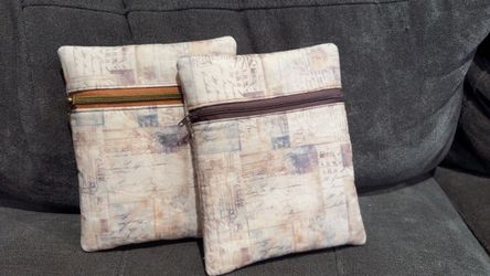 Zippered kindle sleeve