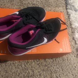 Nike Women’s Shoes Size 7.5 