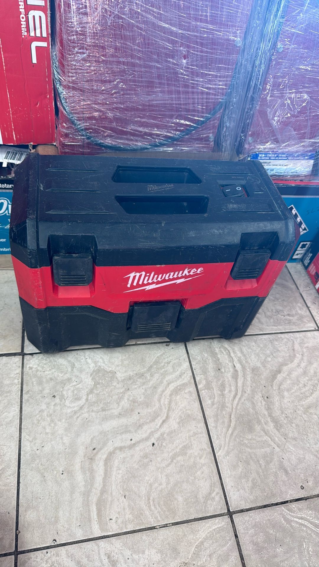 Milwaukee M18 Vacuum