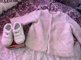 Uniqlo Sherpa Revisable Jacket & Vans