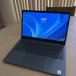 HP Laptop with Keypad and Mouse